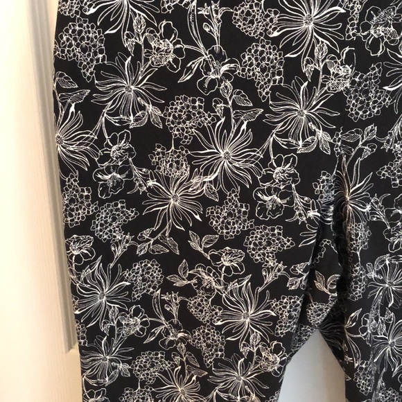 Jasmine & Julia Black &White Floral Pants Sz 14W - Picture 4 of 9